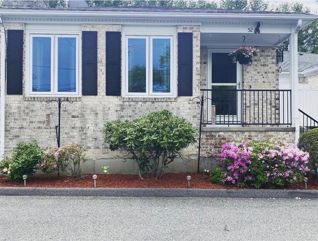 52 Hawthorne Street 7, North Providence, RI 02904