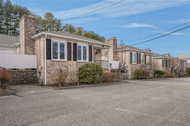 52 Hawthorne Street 7, North Providence, RI 02904