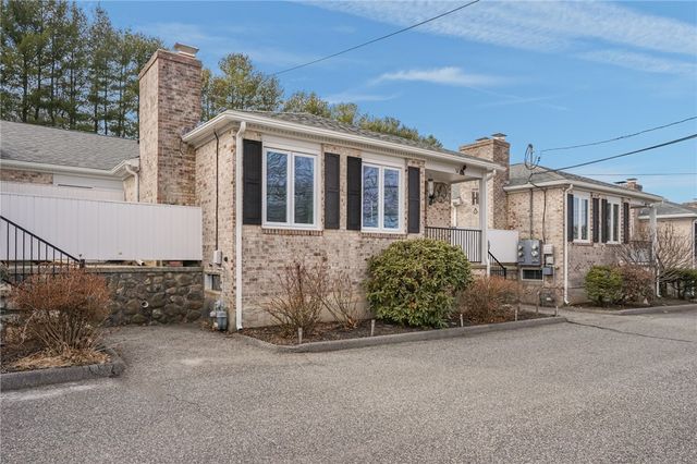 52 Hawthorne Street 7, North Providence, RI 02904