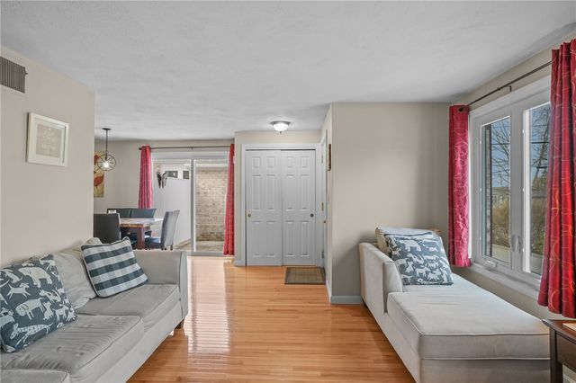 52 Hawthorne Street 7, North Providence, RI 02904