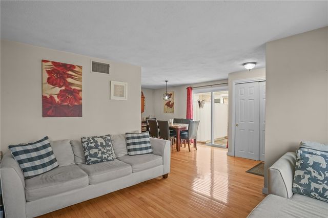 52 Hawthorne Street 7, North Providence, RI 02904