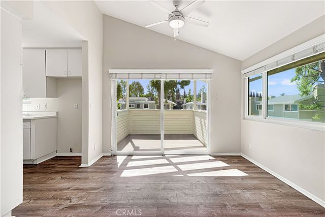 22139 Burbank Boulevard 7, Woodland Hills, CA 91367