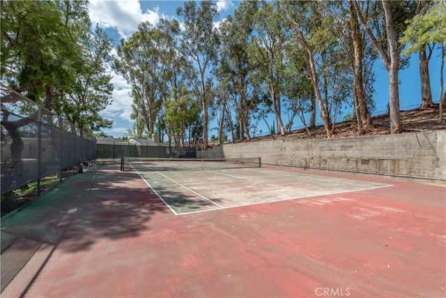 22139 Burbank Boulevard 7, Woodland Hills, CA 91367