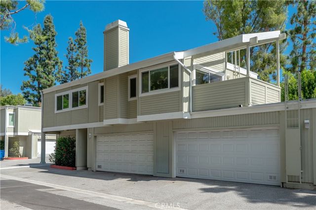 22139 Burbank Boulevard 7, Woodland Hills, CA 91367