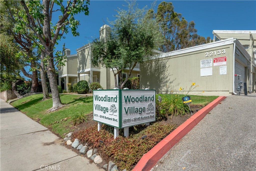 22139 Burbank Boulevard 7, Woodland Hills, CA 91367