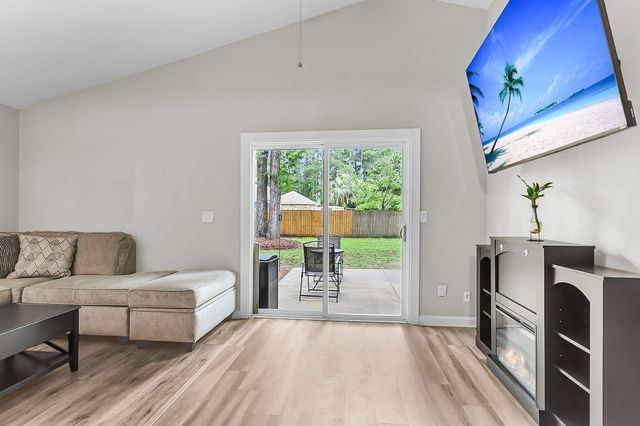 1242 Maryland Drive, Ladson, SC 29456