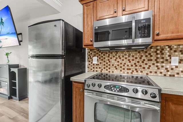 1242 Maryland Drive, Ladson, SC 29456