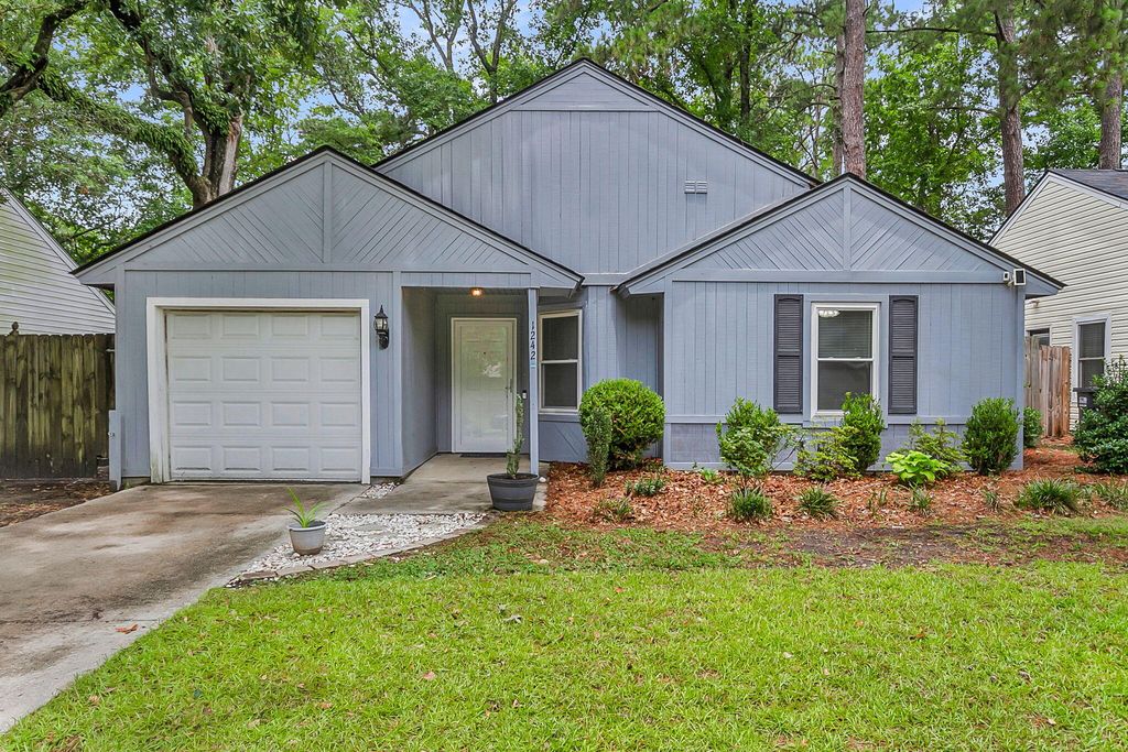 1242 Maryland Drive, Ladson, SC 29456