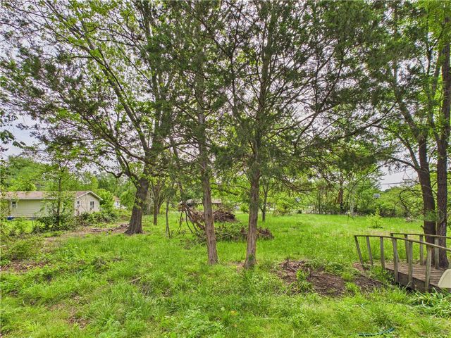 803 N Springfield Street, Berryville, AR 72616