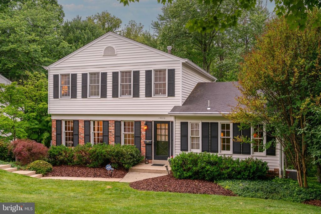 Image 2 of property listing at 14010 FLINT ROCK RD, Rockville, MD 20853
