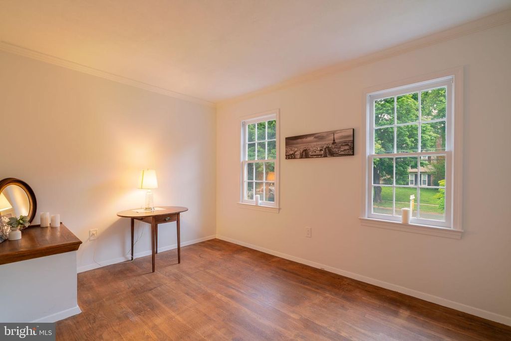 Image 35 of property listing at 14010 FLINT ROCK RD, Rockville, MD 20853
