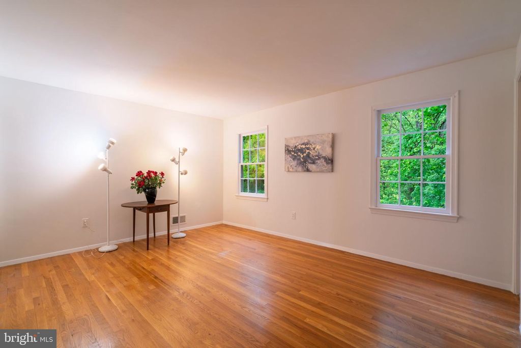 Image 42 of property listing at 14010 FLINT ROCK RD, Rockville, MD 20853