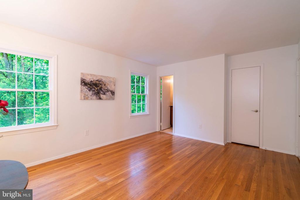 Image 43 of property listing at 14010 FLINT ROCK RD, Rockville, MD 20853