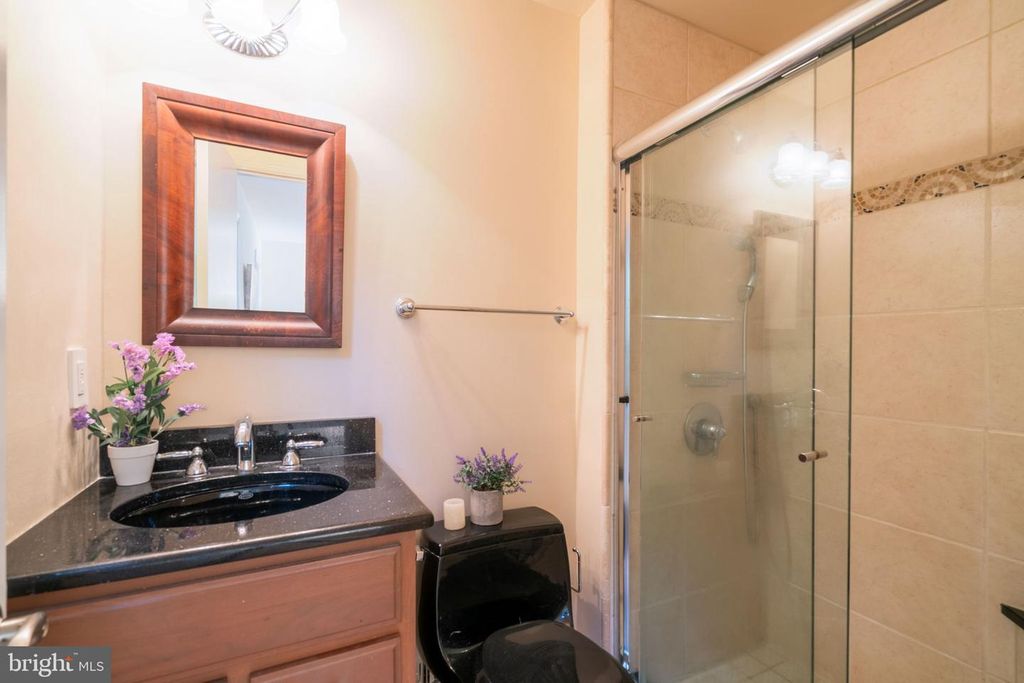 Image 45 of property listing at 14010 FLINT ROCK RD, Rockville, MD 20853