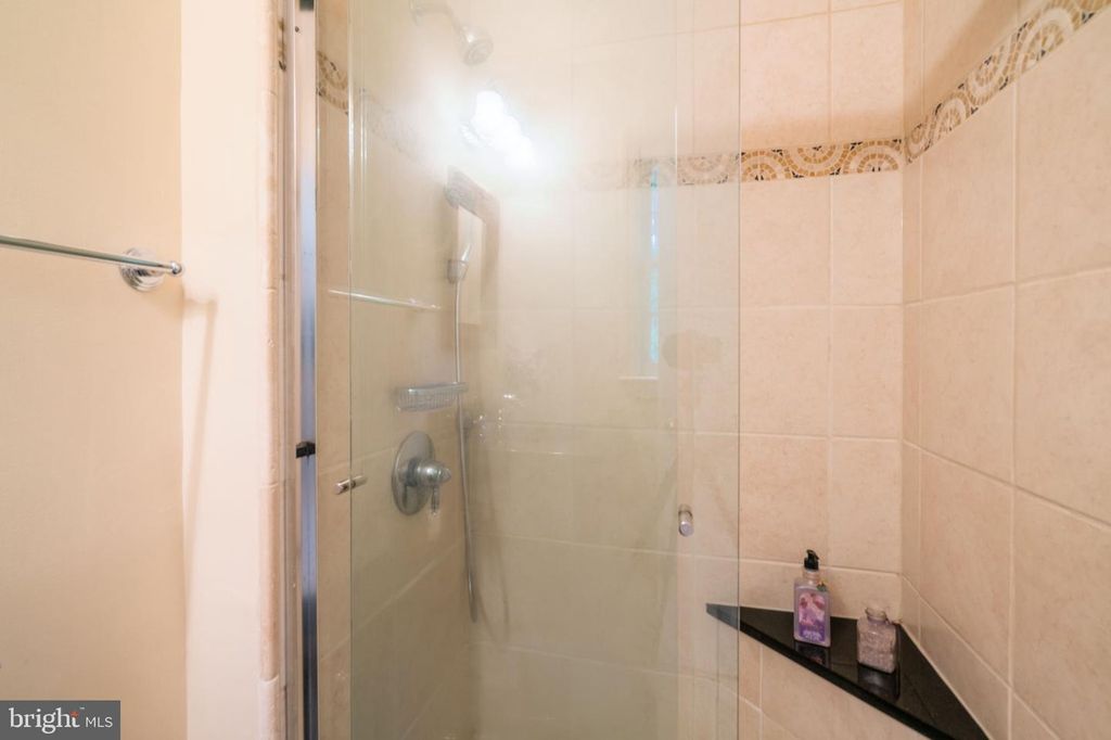 Image 46 of property listing at 14010 FLINT ROCK RD, Rockville, MD 20853