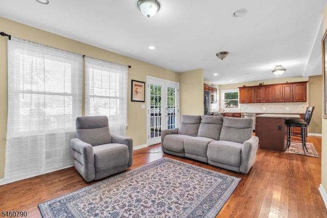 576 Richfield Ave, Kenilworth Boro, NJ 07033
