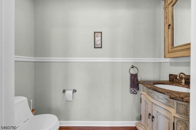 576 Richfield Ave, Kenilworth Boro, NJ 07033
