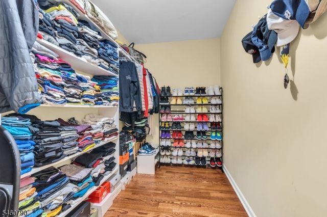 576 Richfield Ave, Kenilworth Boro, NJ 07033