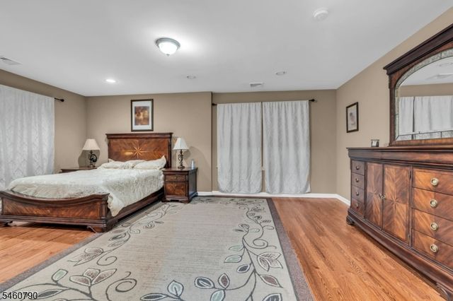 576 Richfield Ave, Kenilworth Boro, NJ 07033