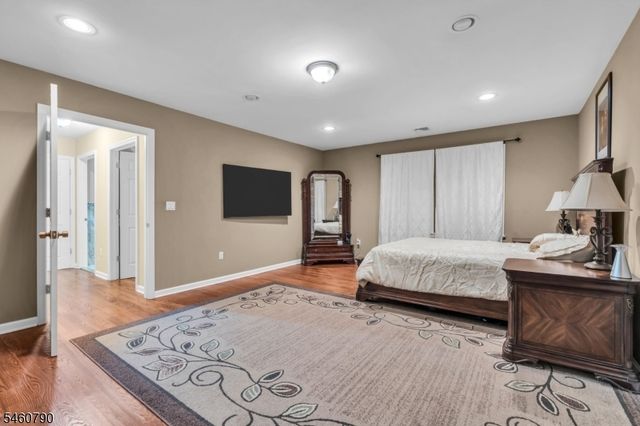 576 Richfield Ave, Kenilworth Boro, NJ 07033