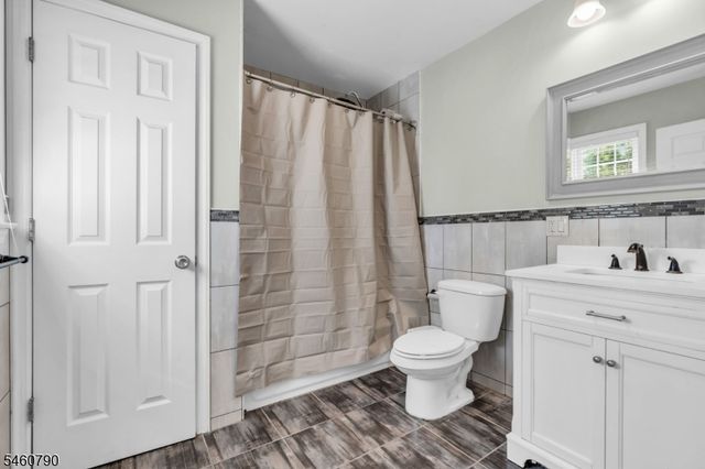576 Richfield Ave, Kenilworth Boro, NJ 07033