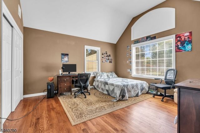 576 Richfield Ave, Kenilworth Boro, NJ 07033
