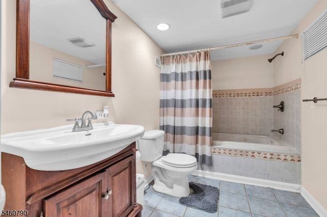 576 Richfield Ave, Kenilworth Boro, NJ 07033