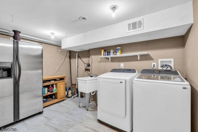576 Richfield Ave, Kenilworth Boro, NJ 07033