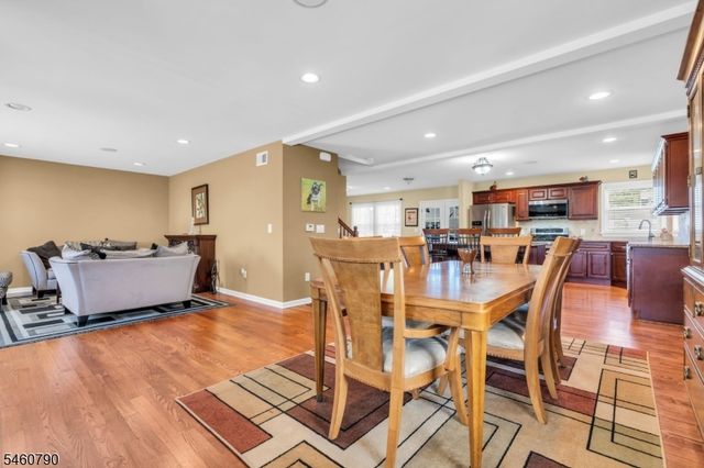 576 Richfield Ave, Kenilworth Boro, NJ 07033