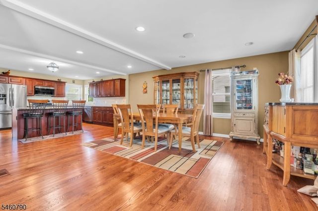 576 Richfield Ave, Kenilworth Boro, NJ 07033
