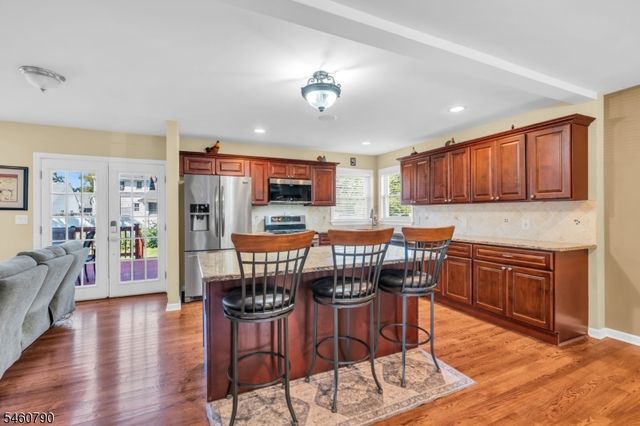 576 Richfield Ave, Kenilworth Boro, NJ 07033