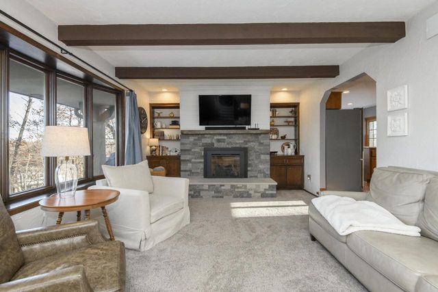 S94W23205 Meadow View LANE, Big Bend, WI 53103