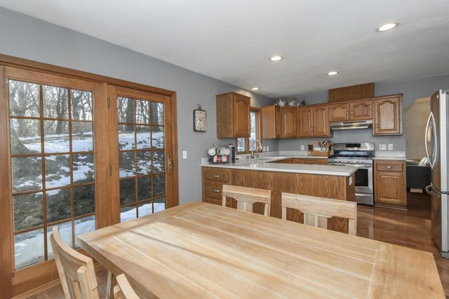 S94W23205 Meadow View LANE, Big Bend, WI 53103