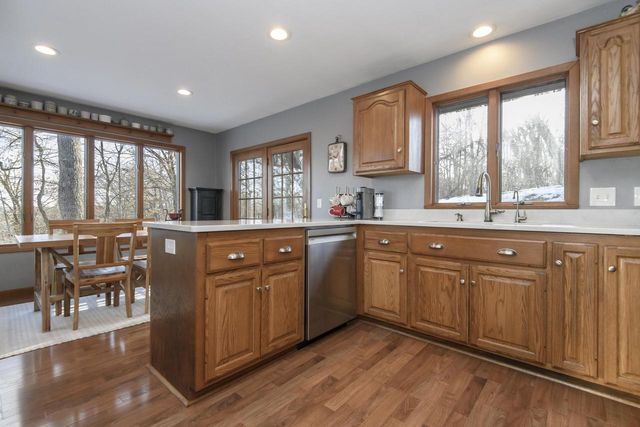 S94W23205 Meadow View LANE, Big Bend, WI 53103