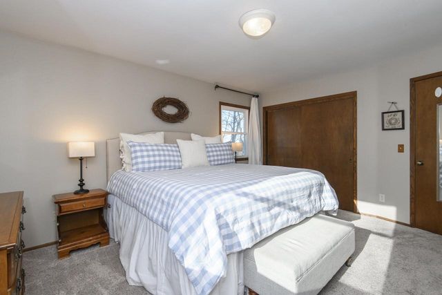 S94W23205 Meadow View LANE, Big Bend, WI 53103