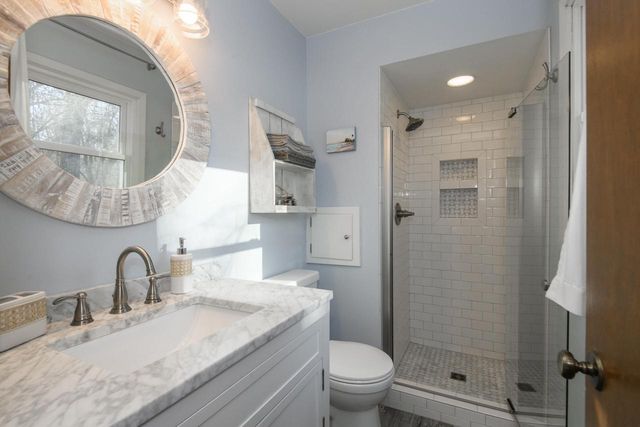 S94W23205 Meadow View LANE, Big Bend, WI 53103