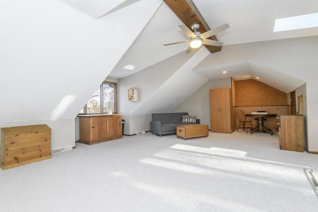 S94W23205 Meadow View LANE, Big Bend, WI 53103