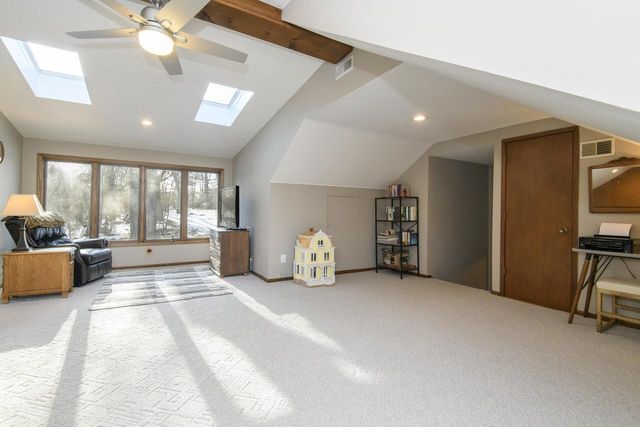 S94W23205 Meadow View LANE, Big Bend, WI 53103