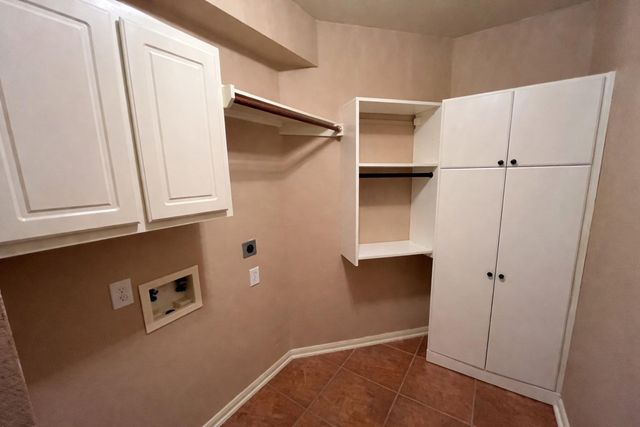 30 S Rambling Ridge Place, Conroe, TX 77385