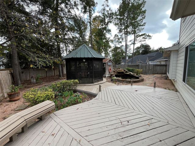 30 S Rambling Ridge Place, Conroe, TX 77385