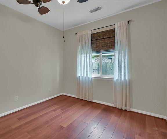 30 S Rambling Ridge Place, Conroe, TX 77385