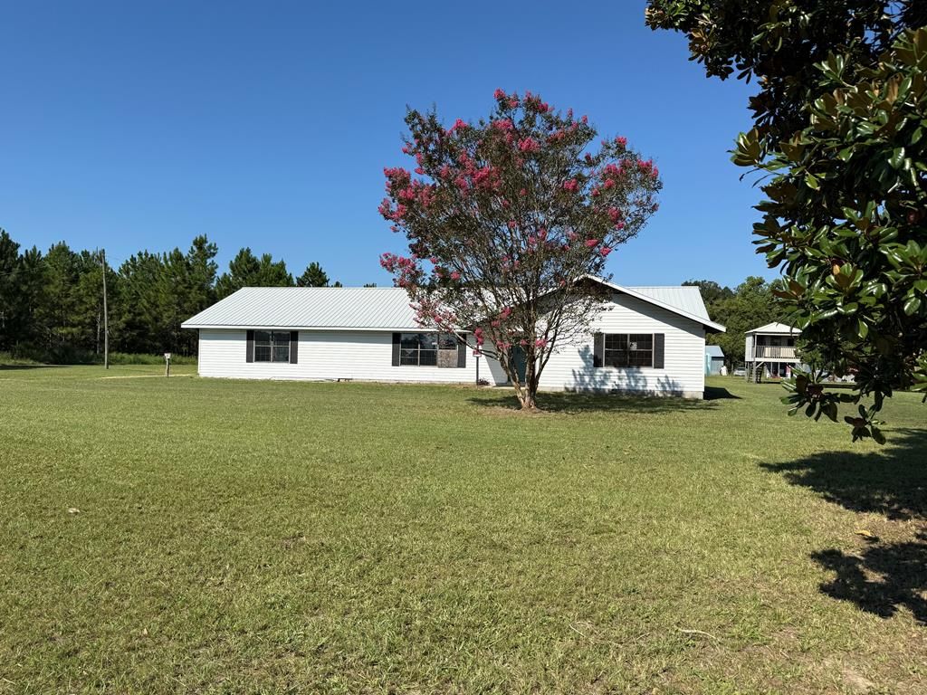 4153 County Road 5, Kinston, AL 36453