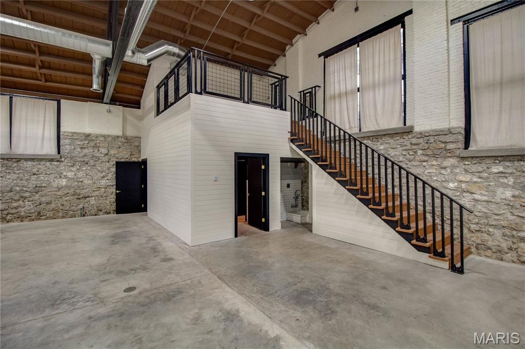 Image 24 of property listing at 309 Wall Street, Alton, IL 62002
