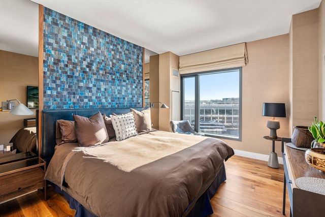 300 Pier 4 Blvd 6M, Boston, MA 02110