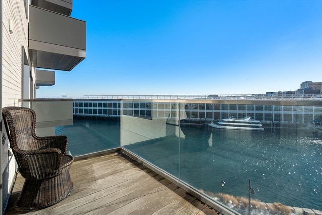 300 Pier 4 Blvd 6M, Boston, MA 02110