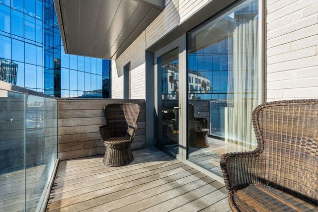 300 Pier 4 Blvd 6M, Boston, MA 02110