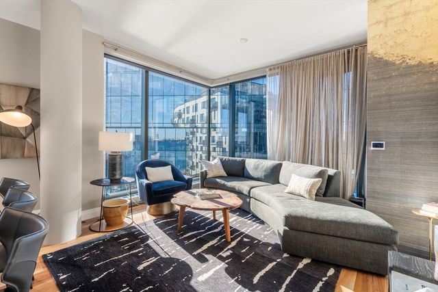 300 Pier 4 Blvd 6M, Boston, MA 02110