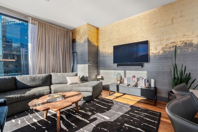 300 Pier 4 Blvd 6M, Boston, MA 02110