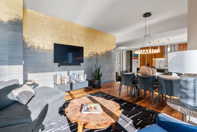 300 Pier 4 Blvd 6M, Boston, MA 02110