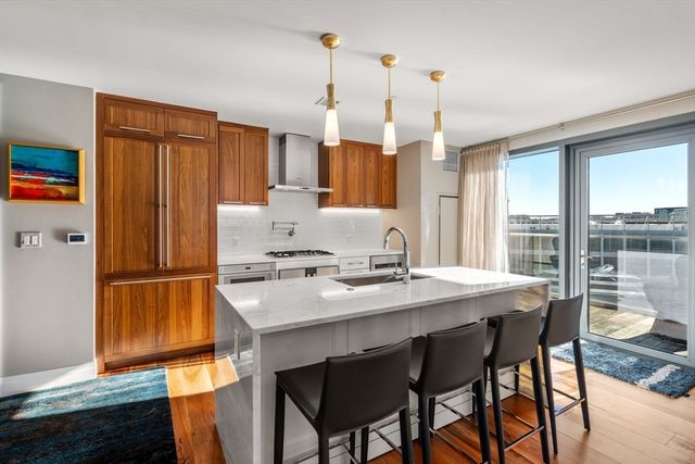 300 Pier 4 Blvd 6M, Boston, MA 02110